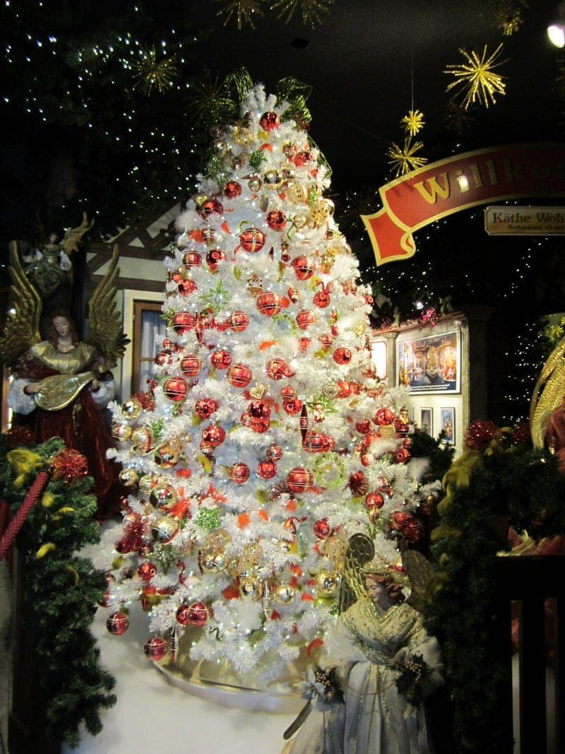 Christmas market shopping in Rothenburg ob der Tauber