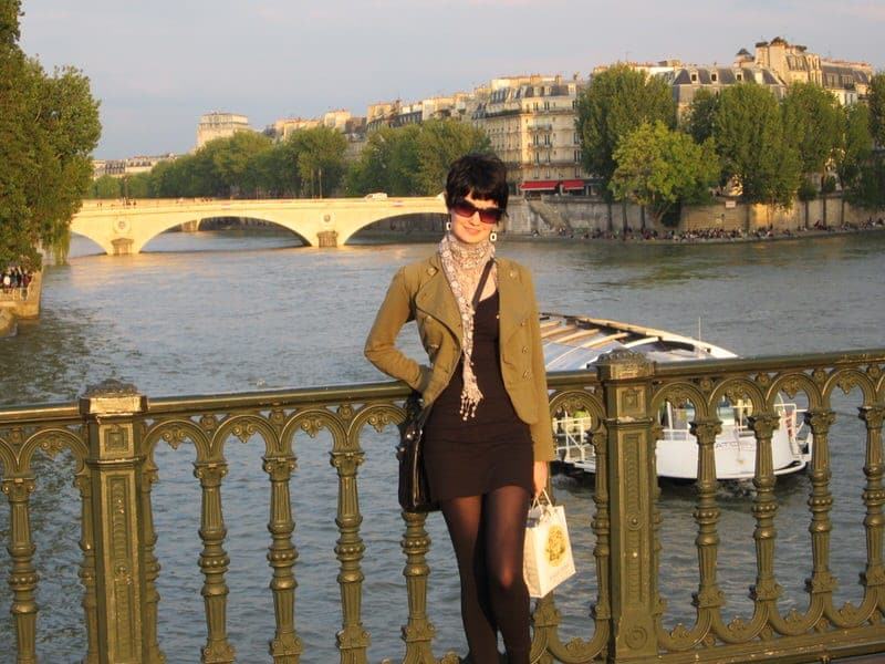 travel scarf fringe fashion scarf woman in Paris Seine river