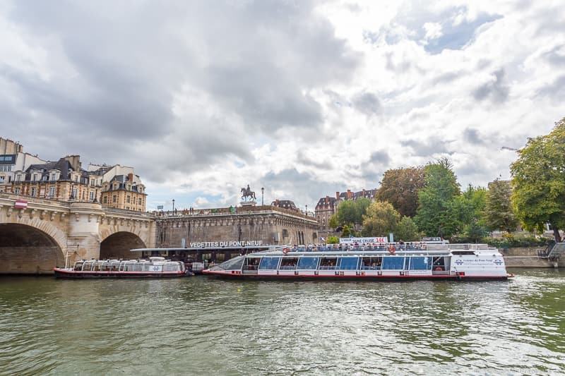 seine river cruise rain