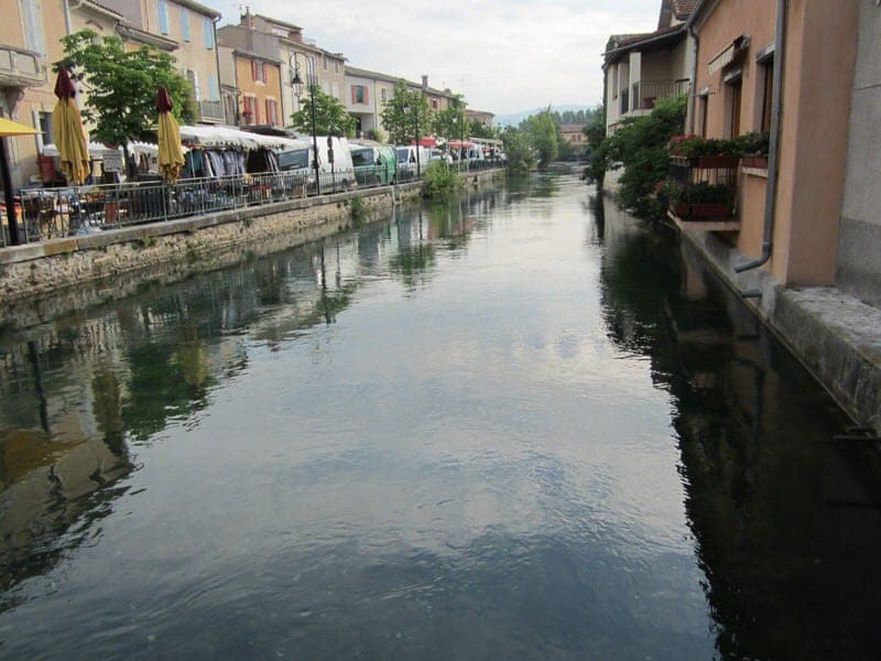 L'Isle-sur-la-Sorgue Sunday market Isle sur la Sorgue Provence makerts antiques Luberon