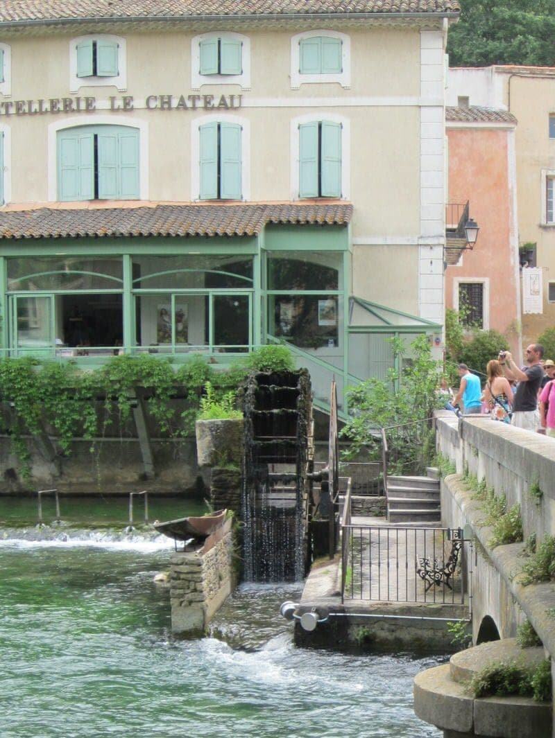 Fontaine-de-Vaucluse: A Little Town in Provence with a Giant Spring