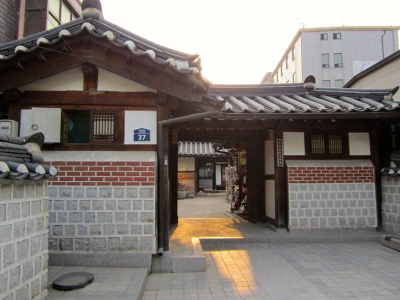 Five Ways to Enjoy the Traditional Hanok Houses in Seoul 