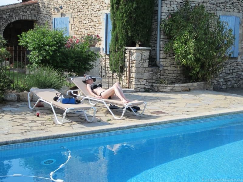 Provence websites like AirBnB alternatives booking apartments vacation rentals online