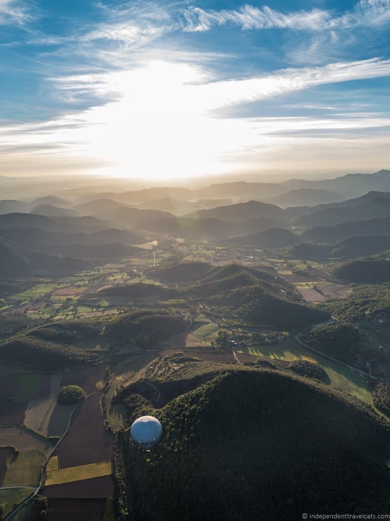 hot air balloon things to do in the Spanish Pyrenees in Catalonia Spain