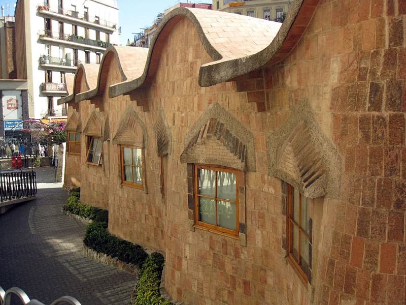 guide to Gaudí sites in Barcelona Spain