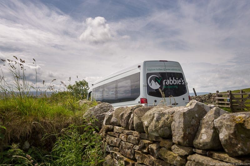 Rabbie's guided tour how to get from London to Edinburgh Scotland