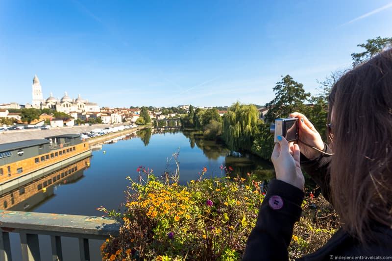 travel zoom point and shoot