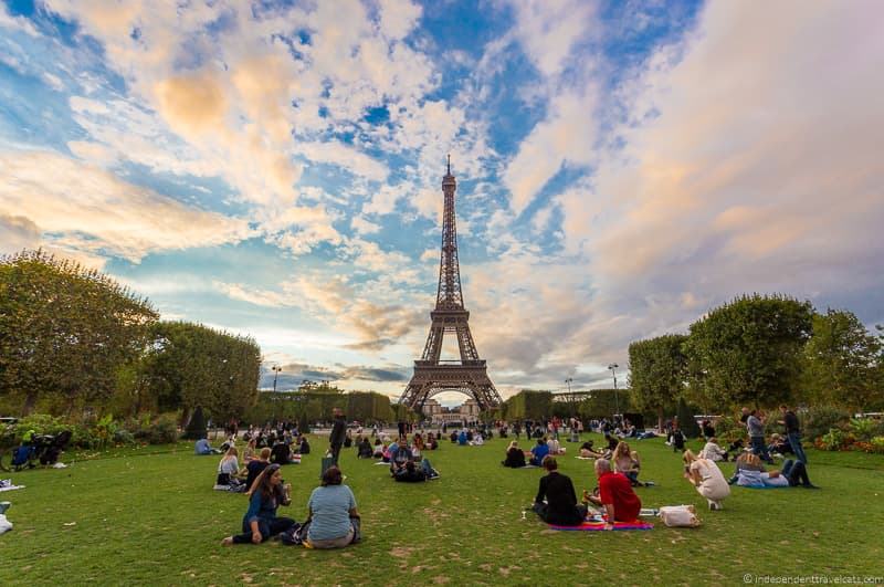 which day to visit eiffel tower