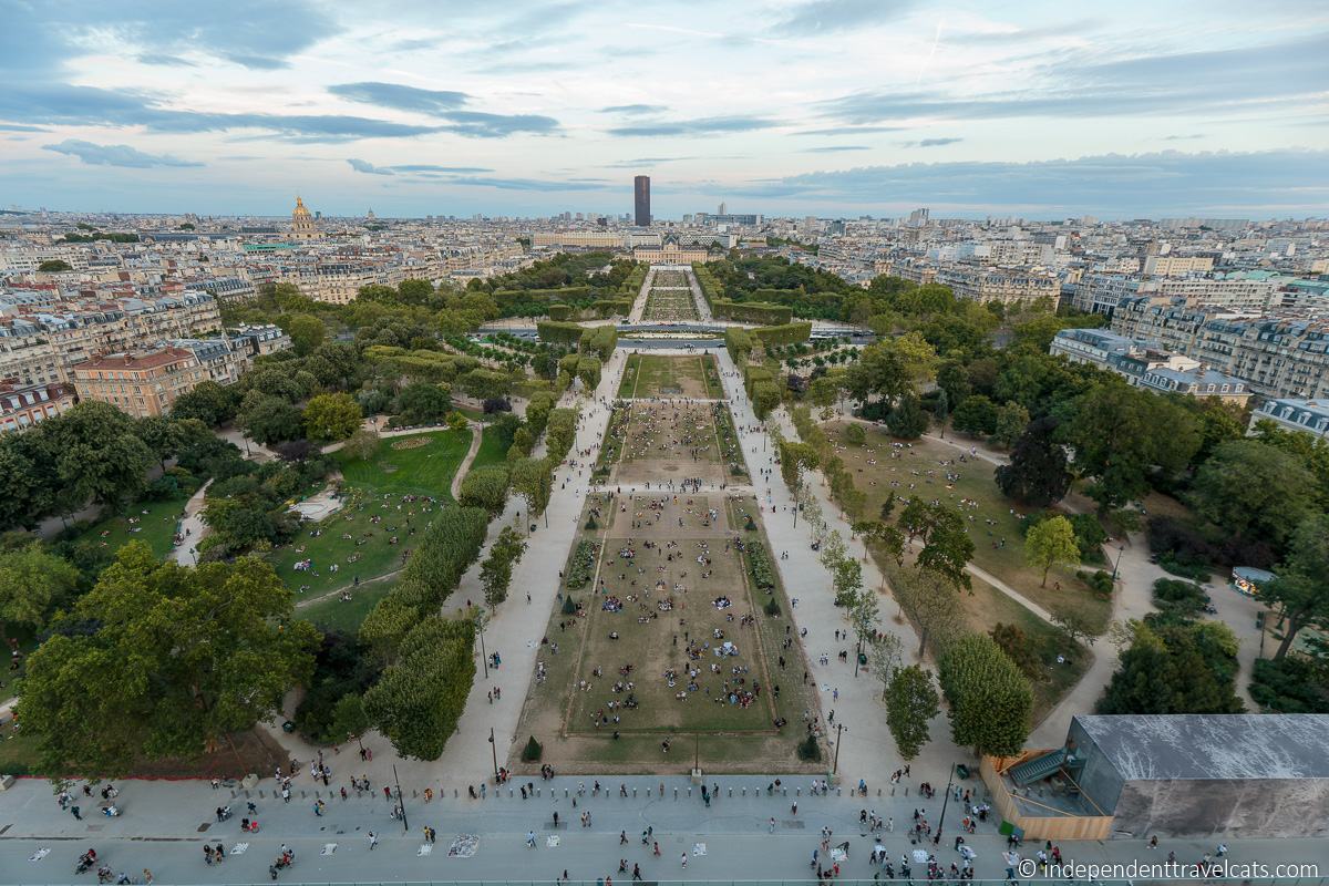 From 300 to 330 meters : the story of the Tower's height - The Eiffel Tower