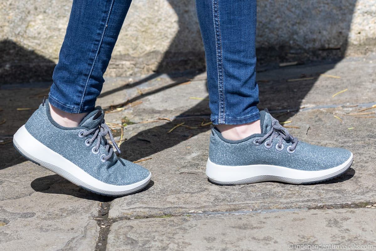 Best dressy walking shoes for outlet travel