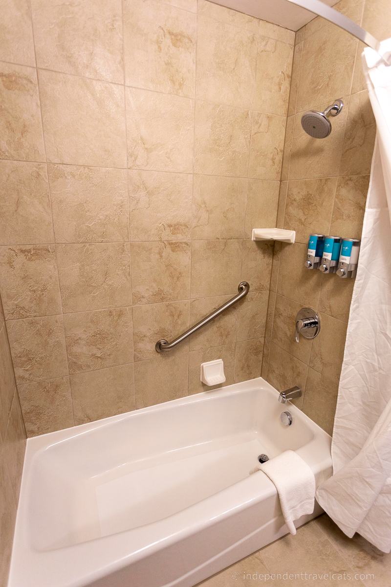 Clean hotel bathtub? Should I be worried about taking a soak?