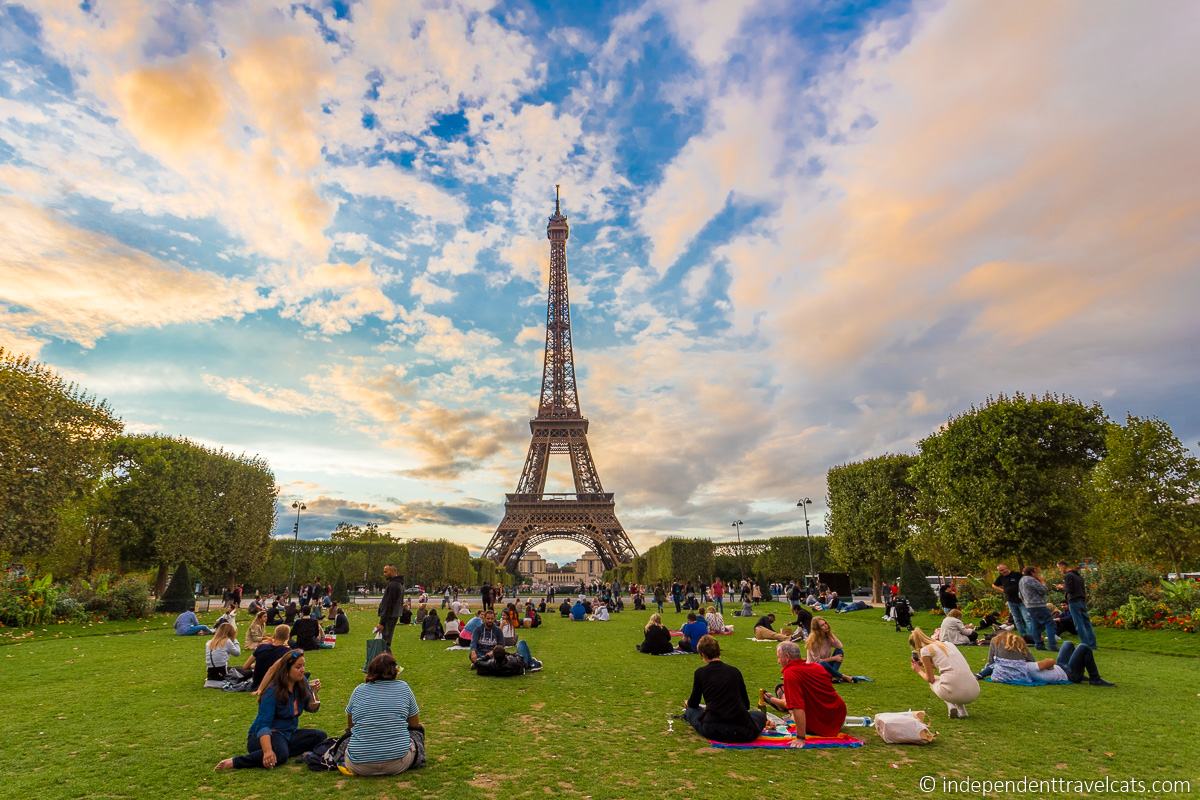Parisian picnic Jardin du Champ de Mars picnic Eiffel Tower